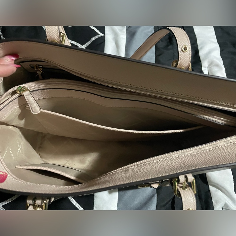 Michael Kors Purse. Blush colored. Like new, originally paid $200.00.